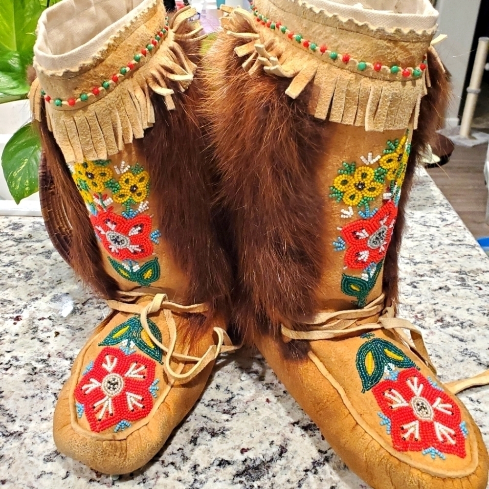 🦋AUTHENTIC ALASKAN MUKLUKS